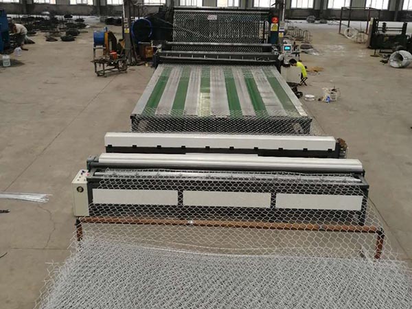 公路護(hù)欄網(wǎng),框架護(hù)欄網(wǎng),刀片刺繩護(hù)欄,防眩網(wǎng),鋼板網(wǎng)護(hù)欄,黃金護(hù)欄 框架護(hù)欄網(wǎng)?的介紹